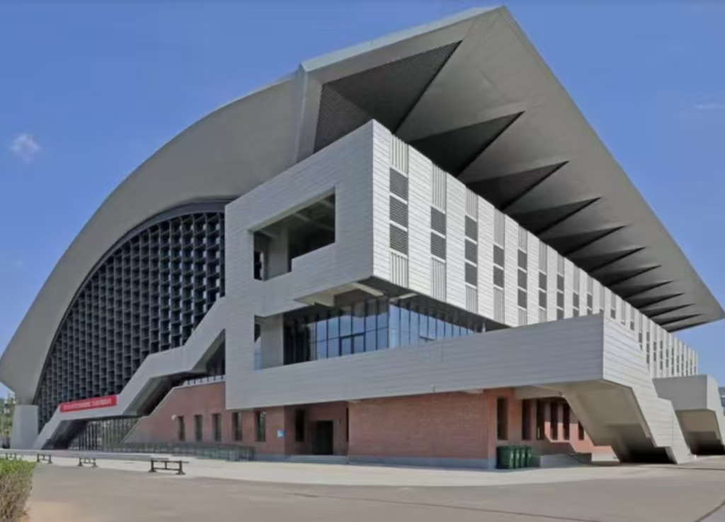 山西太原旅游職業(yè)學(xué)院體育館